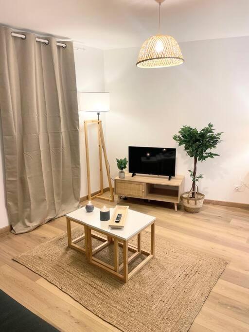 / Cocon \ Paisible Hyper Centre Rodez Apartment Luaran gambar